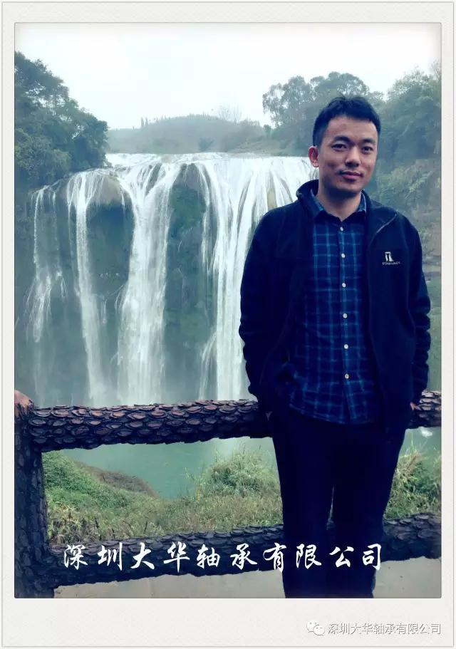 來一張浦經(jīng)理的特寫，有沒有長得很像李彥宏？